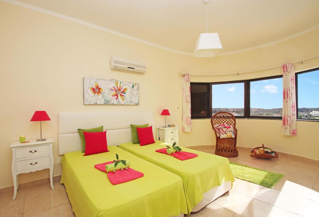 Saint John * Albufeira